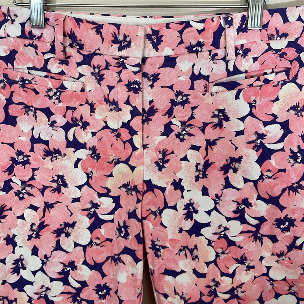 EUC Lands End Floral Shorts. SZ 6 - Picture 2 of 5